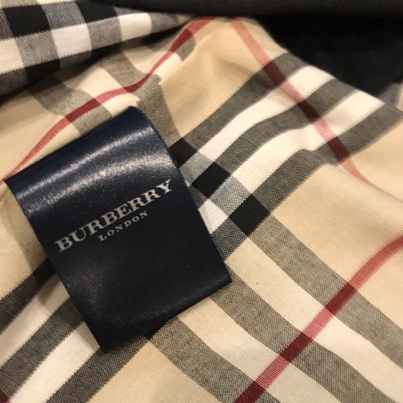 Burberry coat with removable hood - Picture 8 of 8